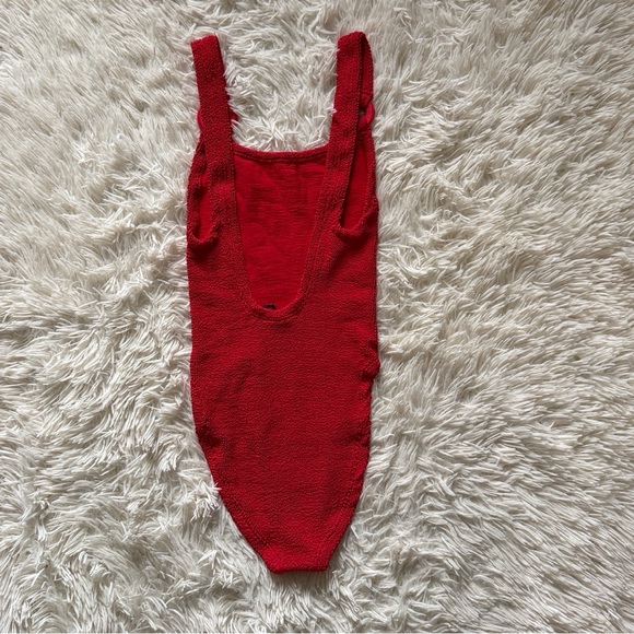 NWT Hunza G domino one piece in red - Picture 2 of 7